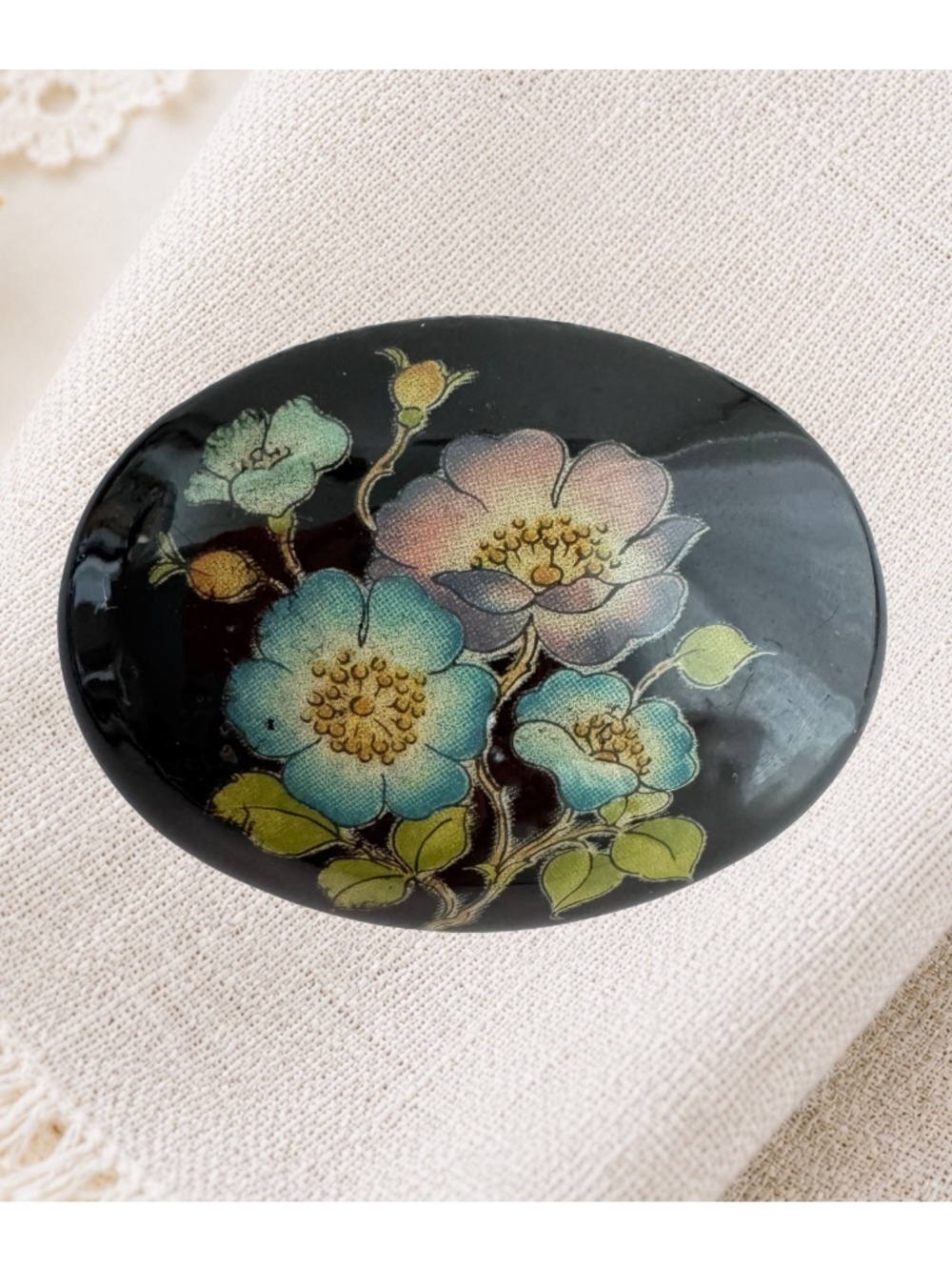 Vintage Black Floral Brooch Lacquer Style Retro Botanical Flower Pin Oval 1.5in